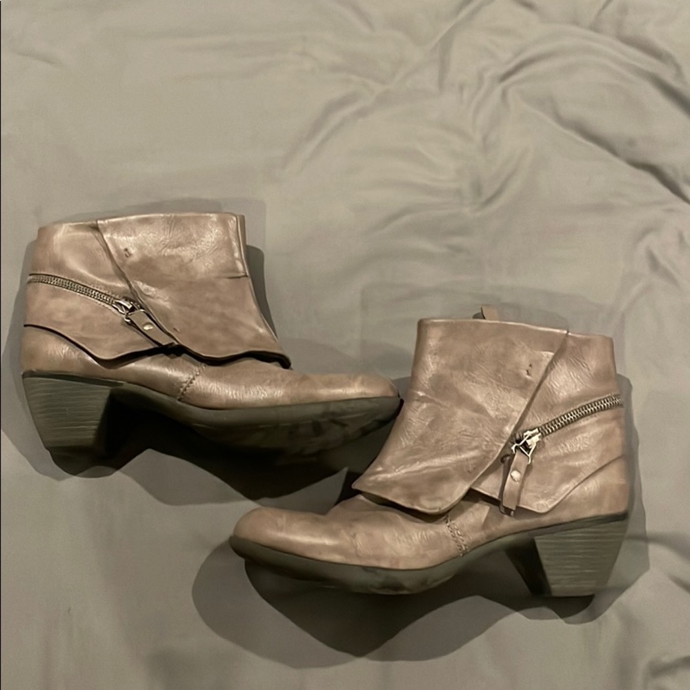 Style & Co Tan/Brown Booties